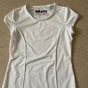 NWOT BOAST Tennis Tee